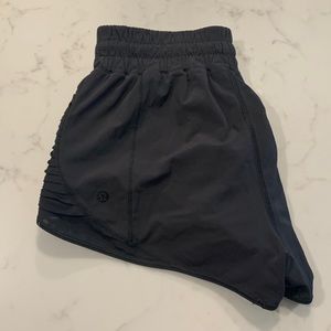 SUPER RARE 2.5 inch black lululemon shorts